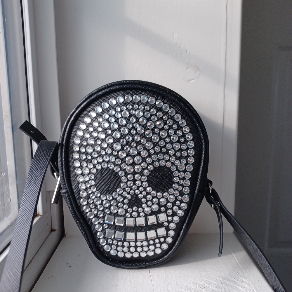 Black and Silver Skull Rhinestone Crossbody Bag Bath & Body Works - Picture 8 of 8